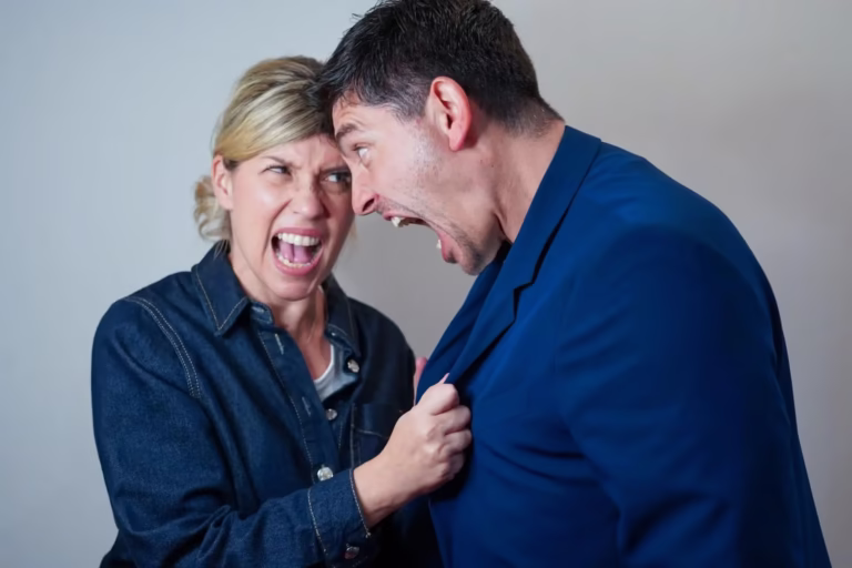 les-femmes-ont-toujours-raison-les-hommes-n-ont-jamais-tort-01